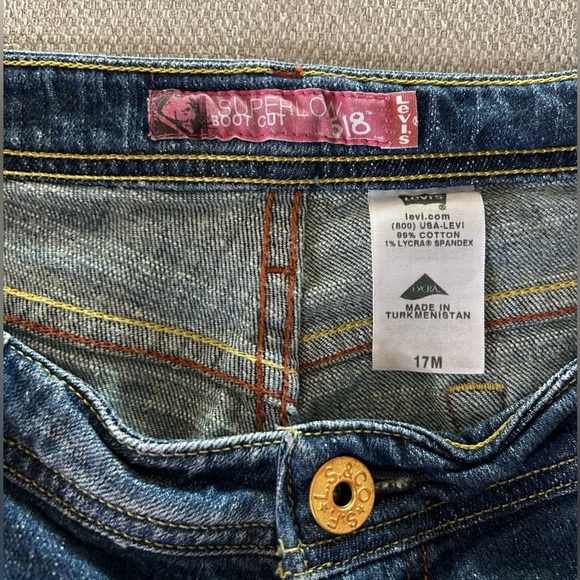 Levi’s 518 Superlow Bootcut Women’s Jeans - Picture 4 of 4